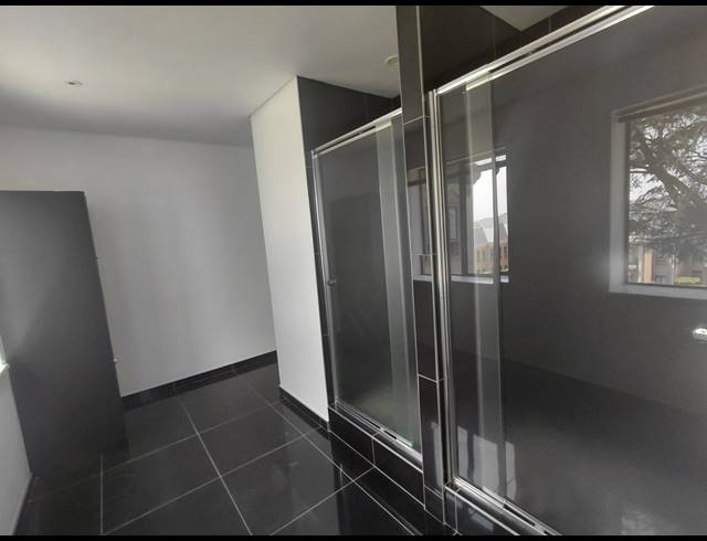 514M² OFFICE TO LET IN BRYANSTON